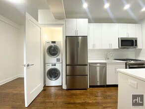 WEST 68 STREET in New York, NY - Building Photo - Building Photo