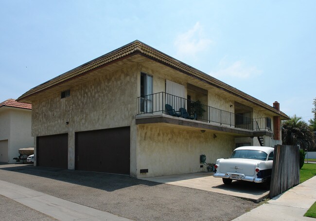 4861 Kona Dr in Huntington Beach, CA - Building Photo - Building Photo