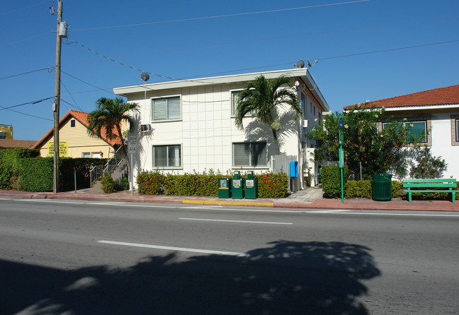 7636 Harding Ave in Miami Beach, FL - Building Photo - Building Photo