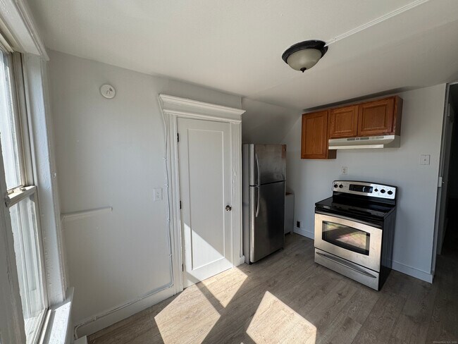 10 Beatrice St in Bridgeport, CT - Building Photo - Building Photo