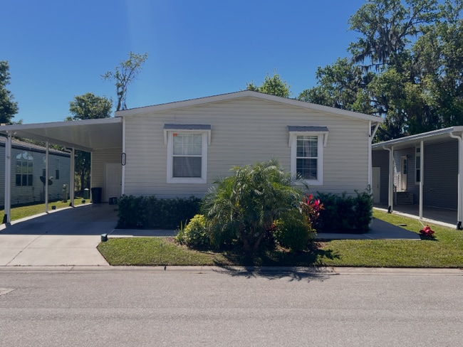 3132 Bending Oak Dr in Plant City, FL - Building Photo - Building Photo