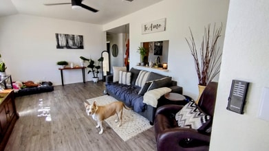1002 Hickory Ln in Kempner, TX - Foto de edificio - Building Photo