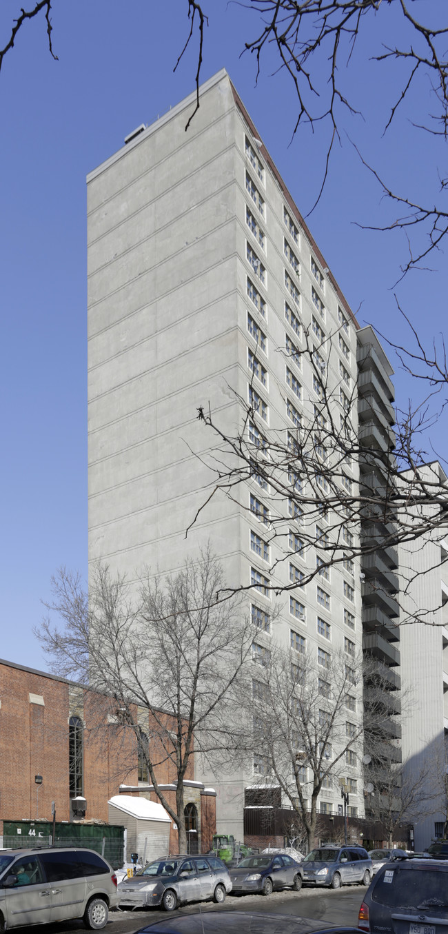 Manoir Charles Dutaud in Montréal, QC - Building Photo - Primary Photo