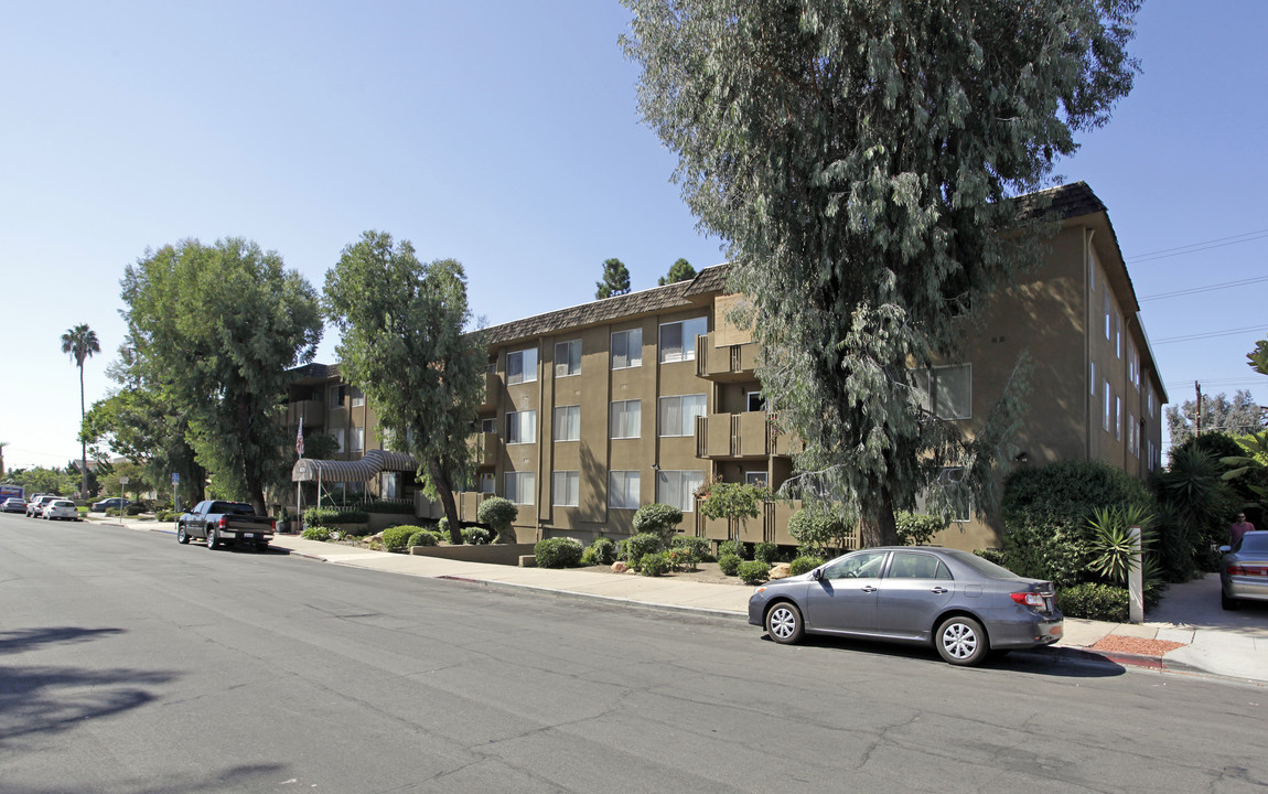 The O'Neil North Park in San Diego, CA - Building Photo