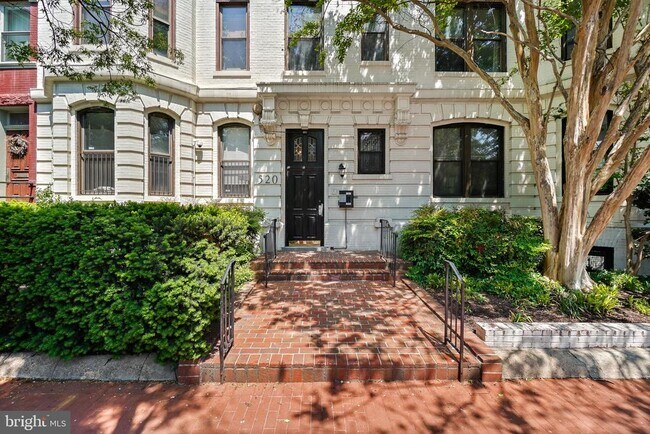property at 520 E St NE