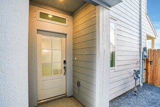 629 Seabreeze Dr in Kemah, TX - Building Photo - Building Photo