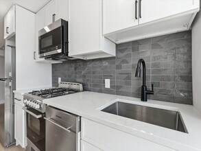 107 7th St in Hoboken, NJ - Building Photo - Building Photo