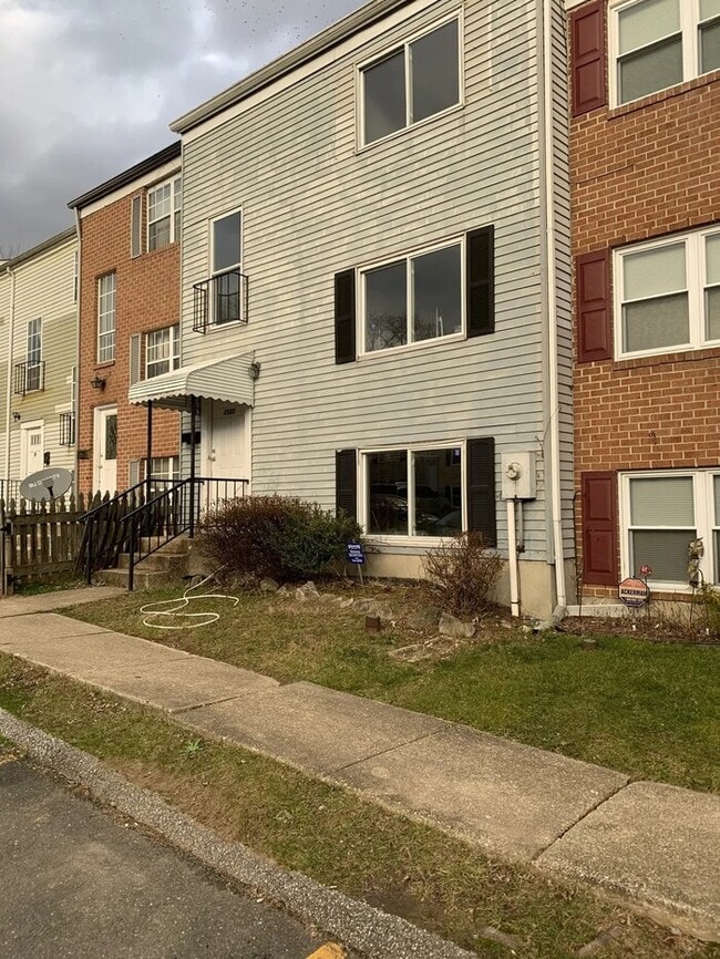 property at 1930 Eloise Ln