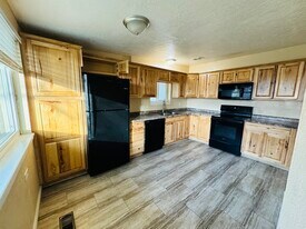 5756 S 2700 W, Unit Duplex Apartment 5756 in Roy, UT - Building Photo