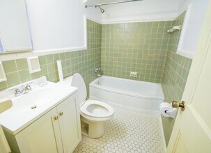 17199 Meyers Rd in Detroit, MI - Foto de edificio - Building Photo