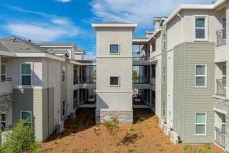 Cirby Creek Senior Apartments in Roseville, CA - Foto de edificio - Building Photo