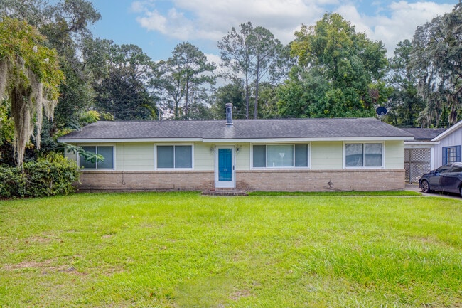 property at 28 Silverstone Cir