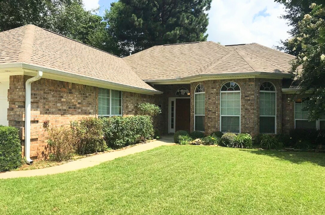 419 Northwest Dr in Wake Village, TX - Building Photo