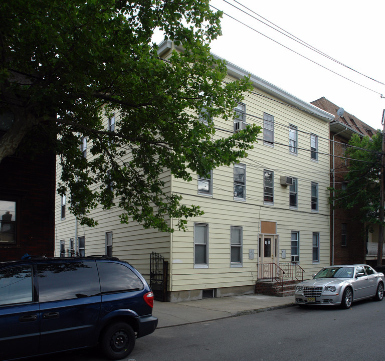 23-25 Paterson St in Newark, NJ - Foto de edificio