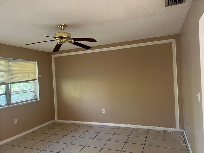 6301 Moseley St-Unit -2 in Hollywood, FL - Building Photo - Building Photo