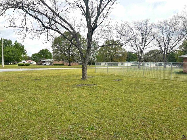 482 Lake Joy Rd in Kathleen, GA - Building Photo - Building Photo