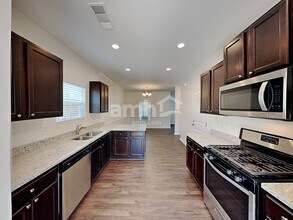 631 Sunflower Dr in Canton, GA - Foto de edificio - Building Photo