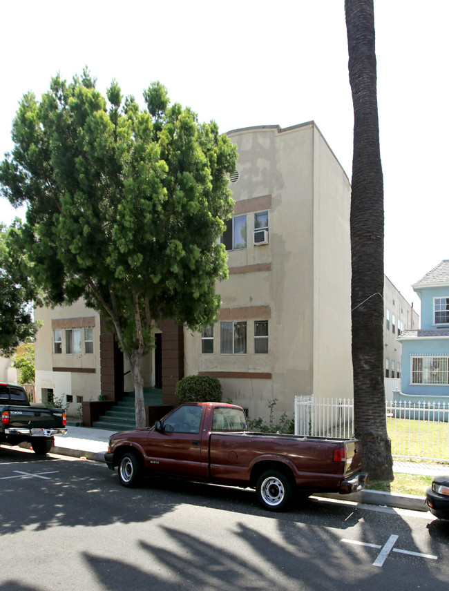 6609 Stafford Ave in Huntington Park, CA - Foto de edificio - Building Photo