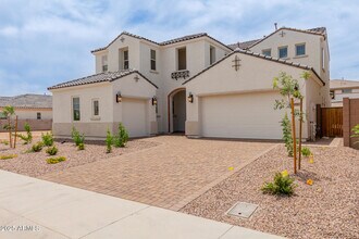 8817 W Denton Ln in Glendale, AZ - Building Photo - Building Photo