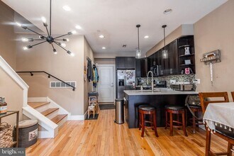 16 W Thompson St in Philadelphia, PA - Building Photo - Building Photo