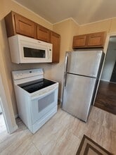 1034 Greenwood Ave in Lansing, MI - Building Photo - Building Photo