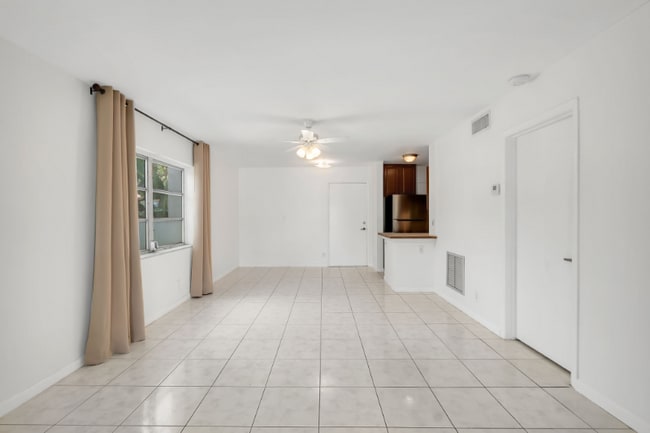 3040 NE 16th Ave in Oakland Park, FL - Building Photo - Building Photo