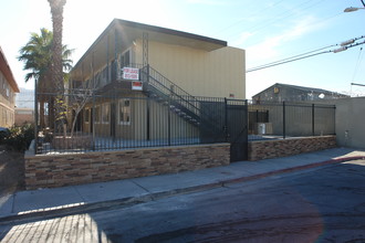 245 W Philadelphia Ave in Las Vegas, NV - Building Photo - Building Photo