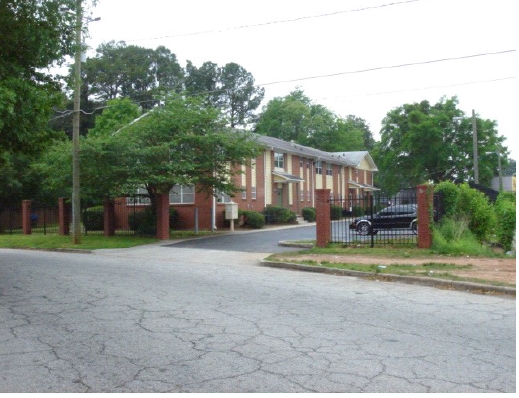 Spring Terrace Apartments in Decatur, GA - Foto de edificio