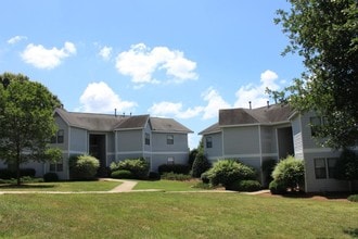 Shelton Knoll ApartmentsNO UNITS AT THIS TIME in Charlotte, NC - Foto de edificio - Building Photo