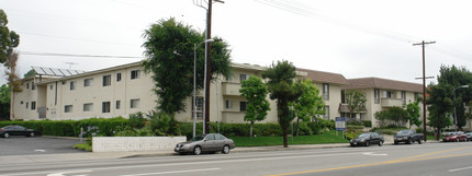 Garden Terrace in Northridge, CA - Building Photo - Building Photo