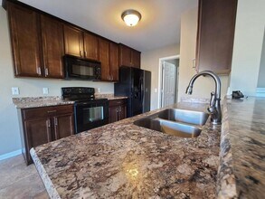2613 Douglas Pl SE in Mandan, ND - Building Photo - Building Photo