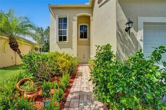 797 Chimney Rock Rd in Weston, FL - Building Photo - Building Photo