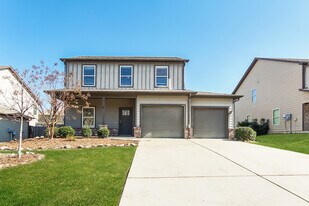 160 Green Wood Cir in Calera, AL - Building Photo