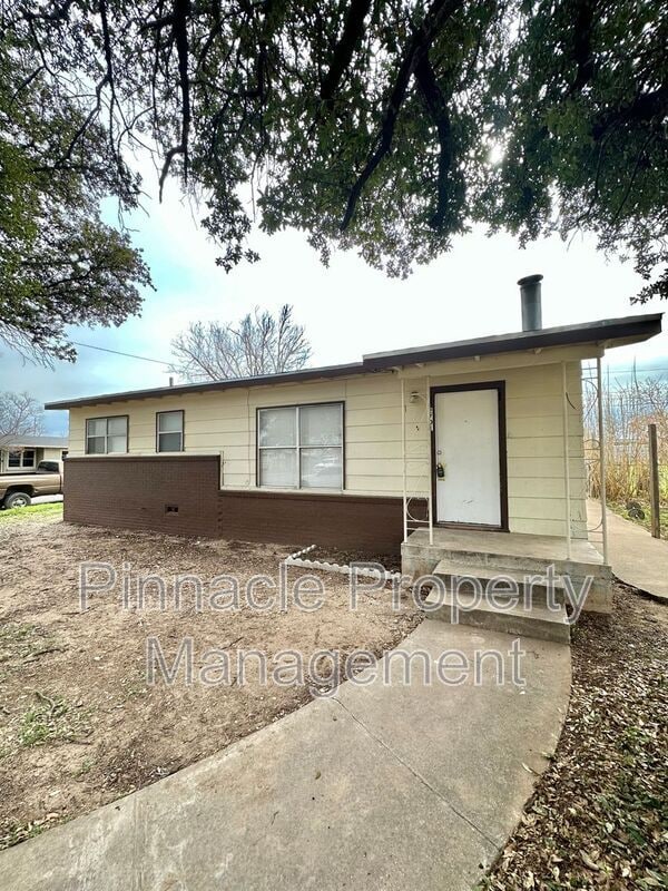 property at 2701 Raney St