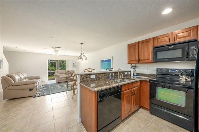 5385 SE Jennings Ln in Stuart, FL - Building Photo - Building Photo