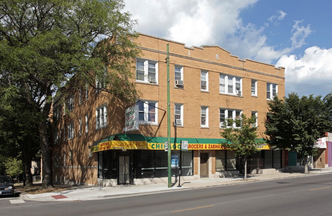 2122-2124 W Devon Ave in Chicago, IL - Building Photo