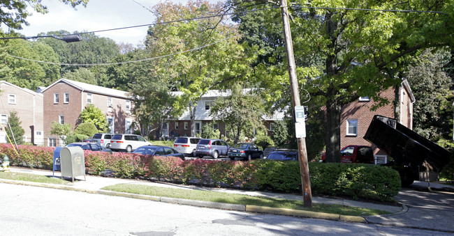 High Meadow in Ossining, NY - Foto de edificio - Building Photo