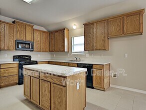 4632 Wolf Ridge Way in Fort Worth, TX - Building Photo - Building Photo