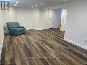 255 E 34th St in Hamilton, ON - Building Photo - Building Photo