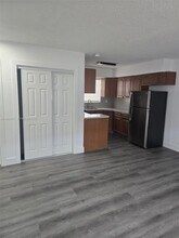 2617 NW 23rd Ave in Miami, FL - Building Photo - Building Photo