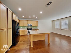 1529 Bath Ave in Chula Vista, CA - Foto de edificio - Building Photo