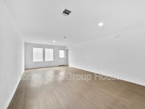 209 Brandi Dr in Wharton, TX - Building Photo - Building Photo
