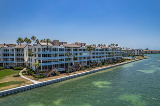 Isla Key in St. Petersburg, FL - Foto de edificio - Building Photo