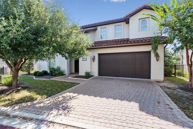 property at 8917 Villa Norte Dr