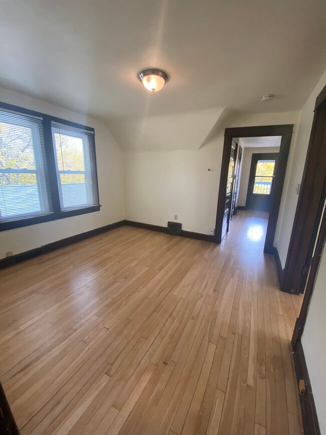 1242 E Mifflin St, Unit #3 in Madison, WI - Foto de edificio - Building Photo