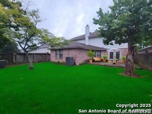 13154 Regency Bend in San Antonio, TX - Foto de edificio