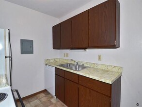Westview II Apartments in Cross Plains, WI - Building Photo - Building Photo