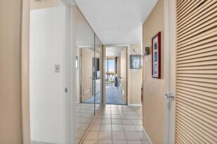 2505 S Ocean Blvd in Palm Beach, FL - Building Photo