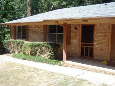 6694 Maxwell Dr in Lithia Springs, GA - Building Photo