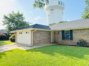 107 Ginger Ln in Euless, TX - Building Photo - Building Photo